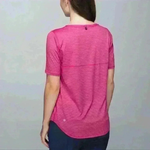 Lululemon Run Away Tee size 6 - like new - Picture 2 of 8